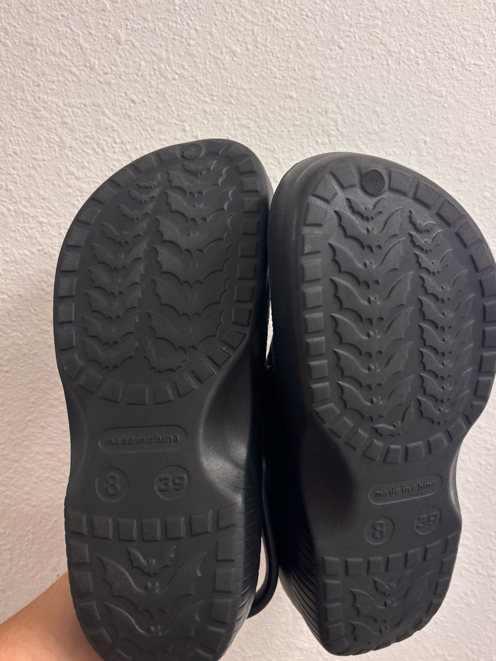 Bat clogs - Picture 4 of 5